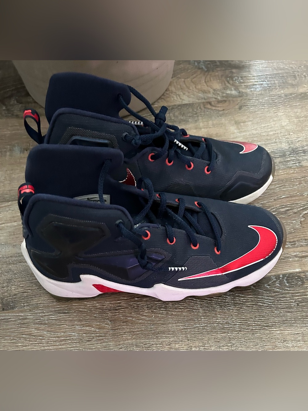 Youth size 7 mens Navy & Red Basketball Shoes